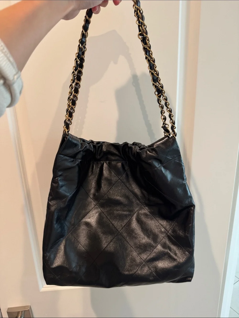 Shiny Calfskin Quilted Small Chanel 22 Black - Picture 2 of 9